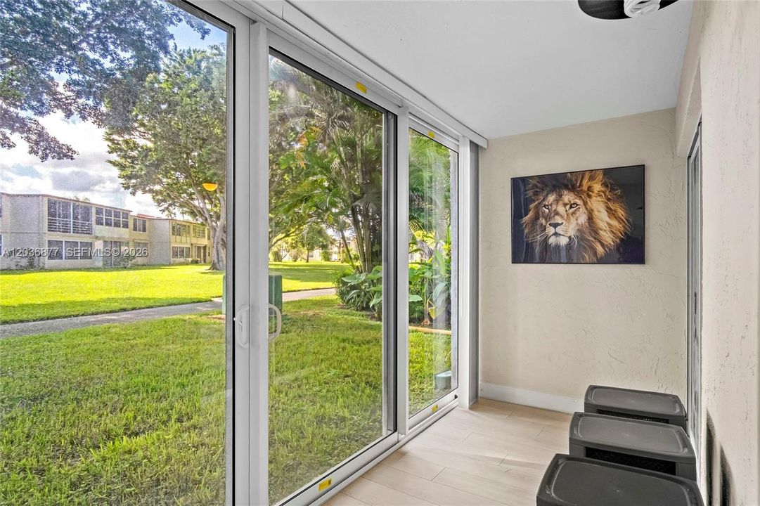 For Sale: $129,999 (1 beds, 1 baths, 610 Square Feet)