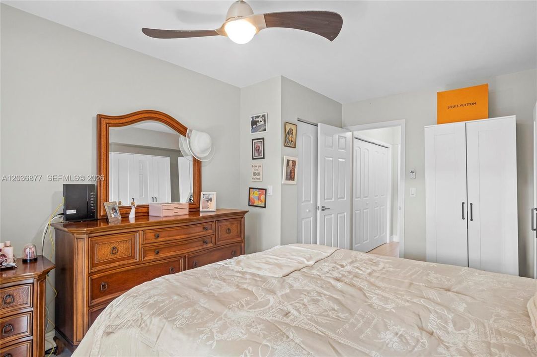 For Sale: $129,999 (1 beds, 1 baths, 610 Square Feet)