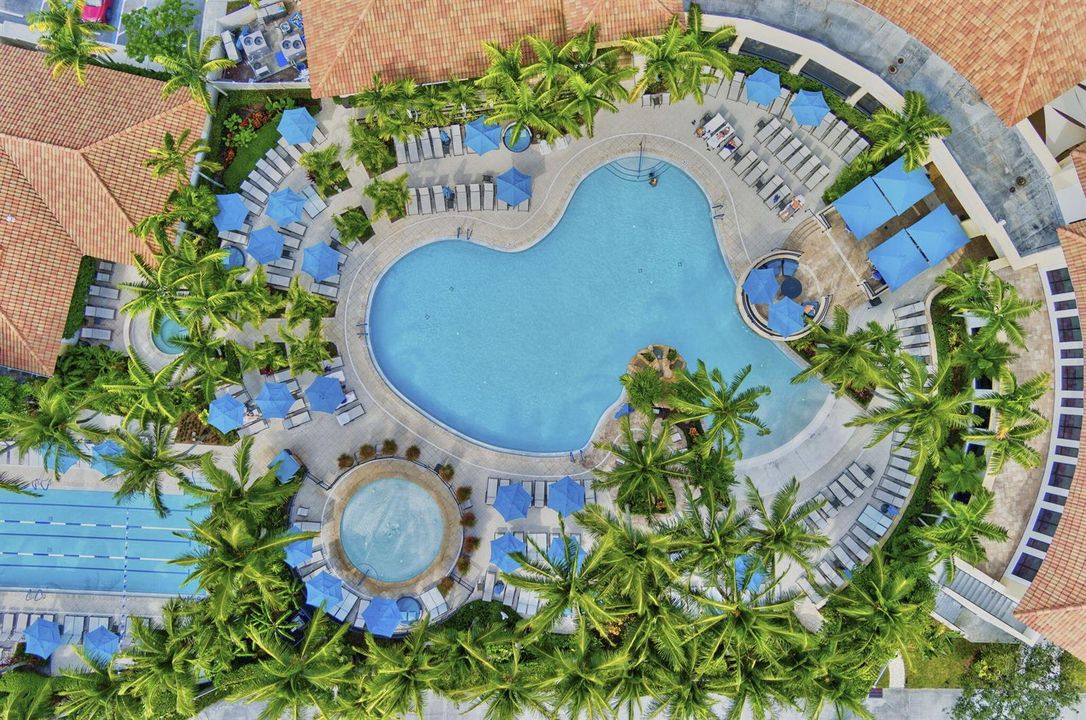 CLUB - Resort Pool