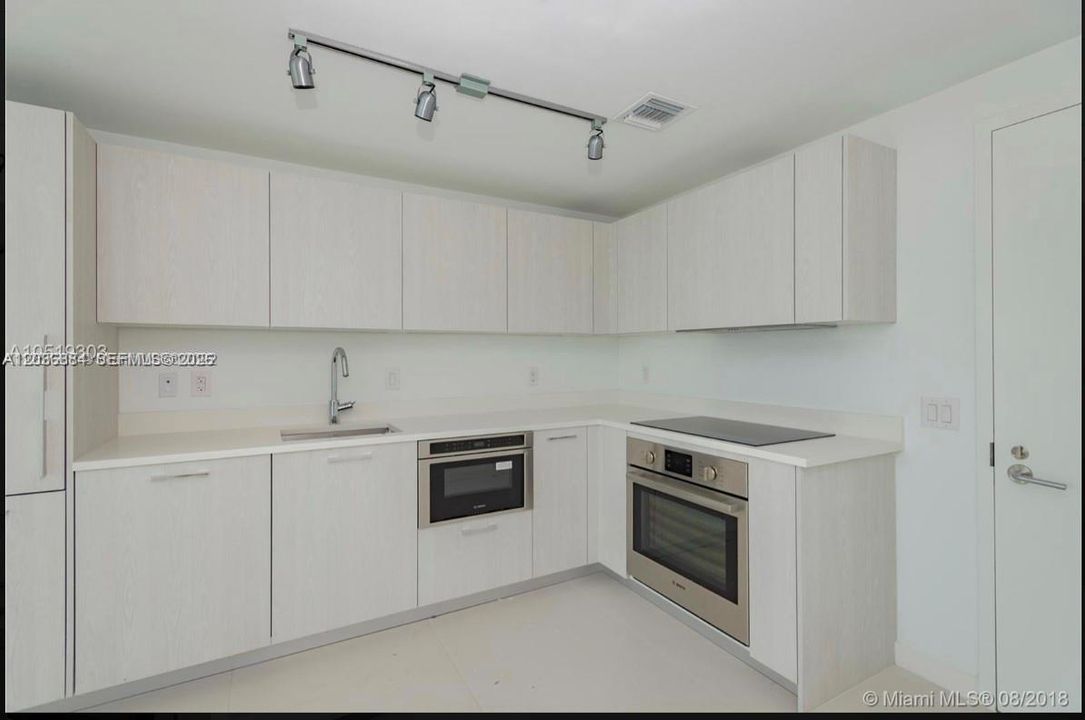 En Renta: $4,250 (2 camas, 2 baños, 944 Pies cuadrados)