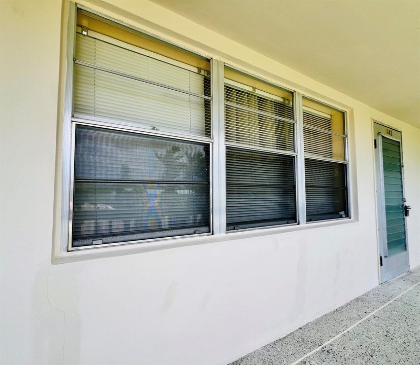 FRONT - 142 Cambridge F
