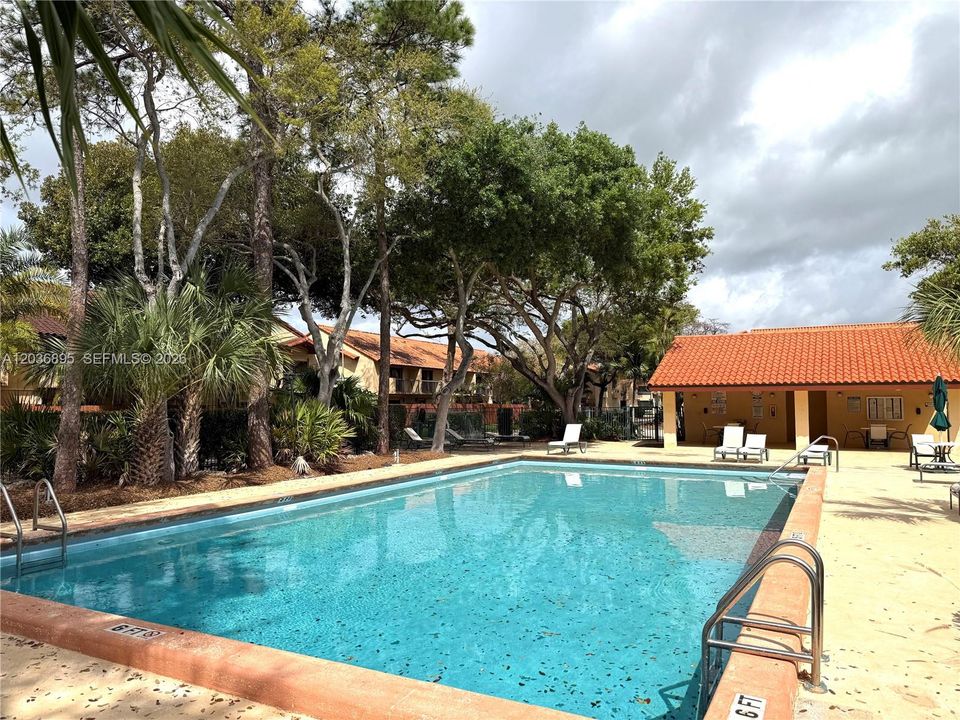 For Rent: $2,500 (1 beds, 1 baths, 970 Square Feet)