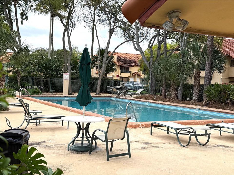 For Rent: $2,500 (1 beds, 1 baths, 970 Square Feet)