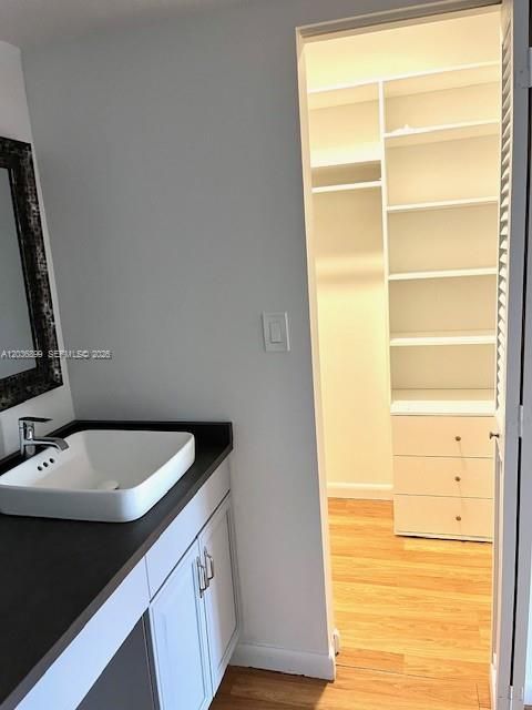На продажу: $154,500 (2 спален, 2 ванн, 1260 Квадратных фут)