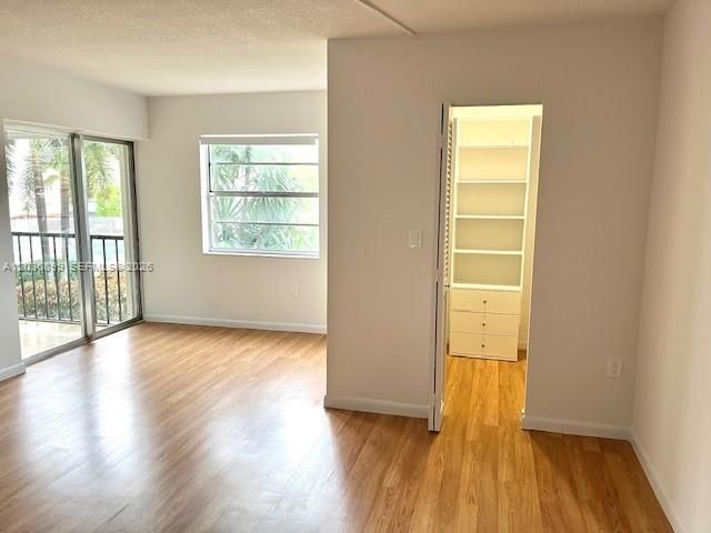 На продажу: $154,500 (2 спален, 2 ванн, 1260 Квадратных фут)