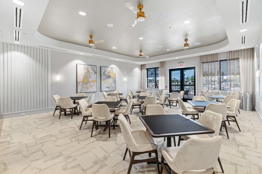 Valencia Grand Amenities