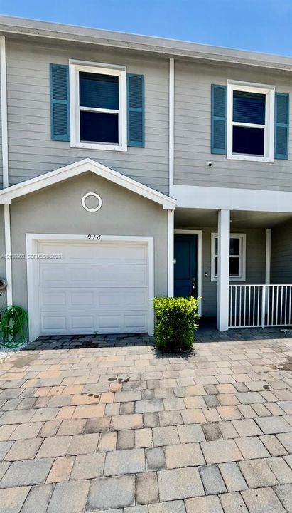 For Sale: $295,500 (3 beds, 2 baths, 1542 Square Feet)