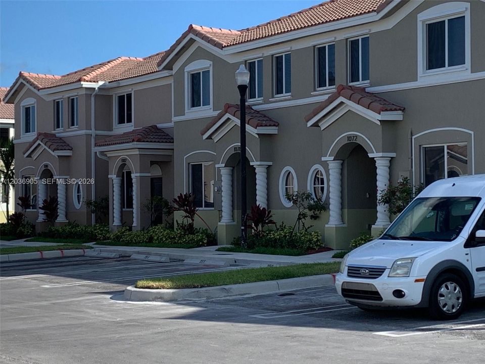 For Rent: $2,750 (4 beds, 3 baths, 1374 Square Feet)