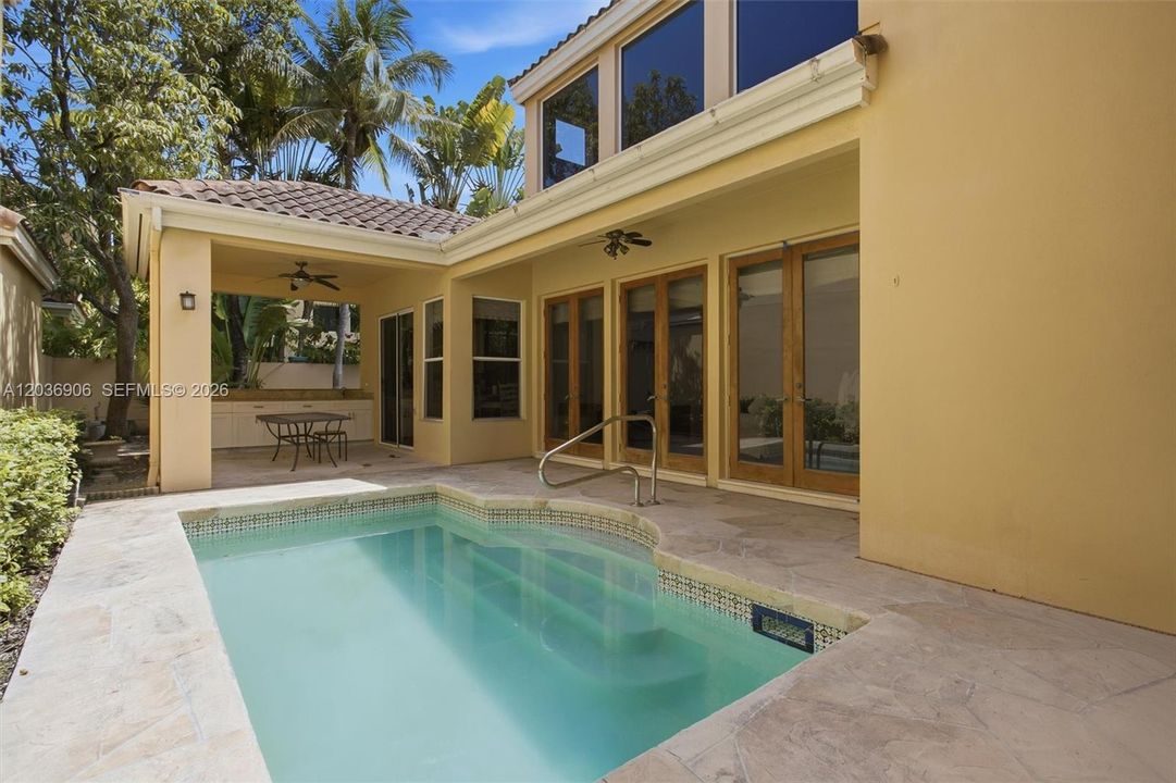 For Rent: $7,500 (3 beds, 3 baths, 2380 Square Feet)