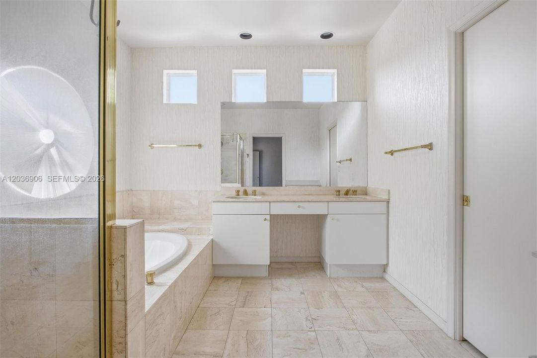 For Rent: $7,500 (3 beds, 3 baths, 2380 Square Feet)