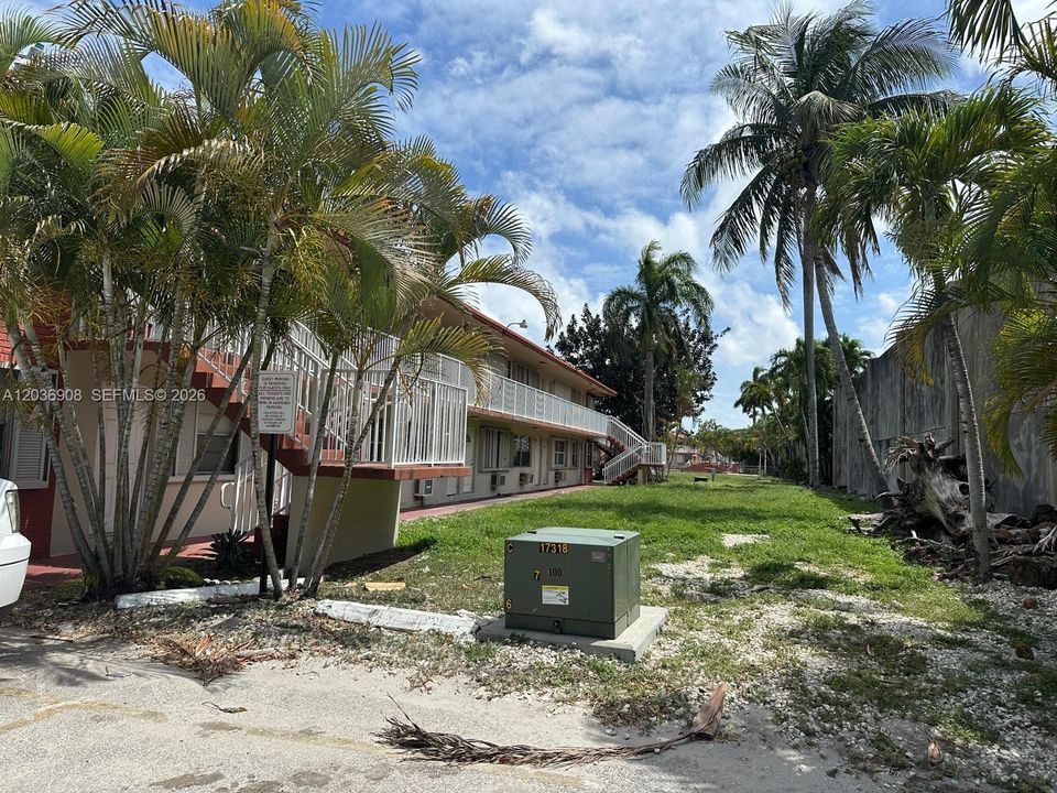 For Sale: $145,000 (1 beds, 1 baths, 640 Square Feet)