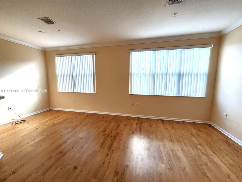 На продажу: $265,000 (1 спален, 1 ванн, 775 Квадратных фут)