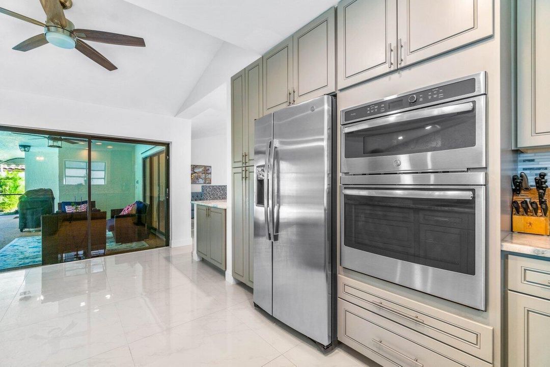 Modern Kitchen 2