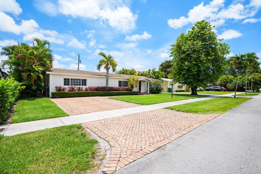 5-web-or-mls-1035-sw-100th-ct