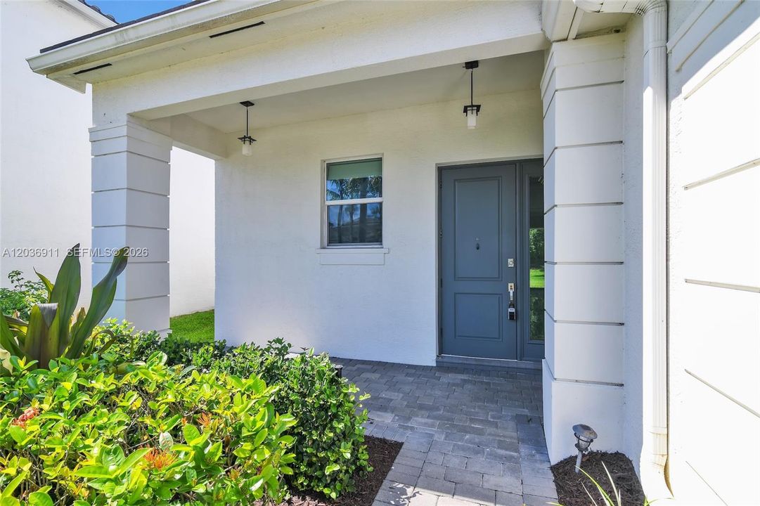 For Rent: $8,100 (4 beds, 3 baths, 2305 Square Feet)