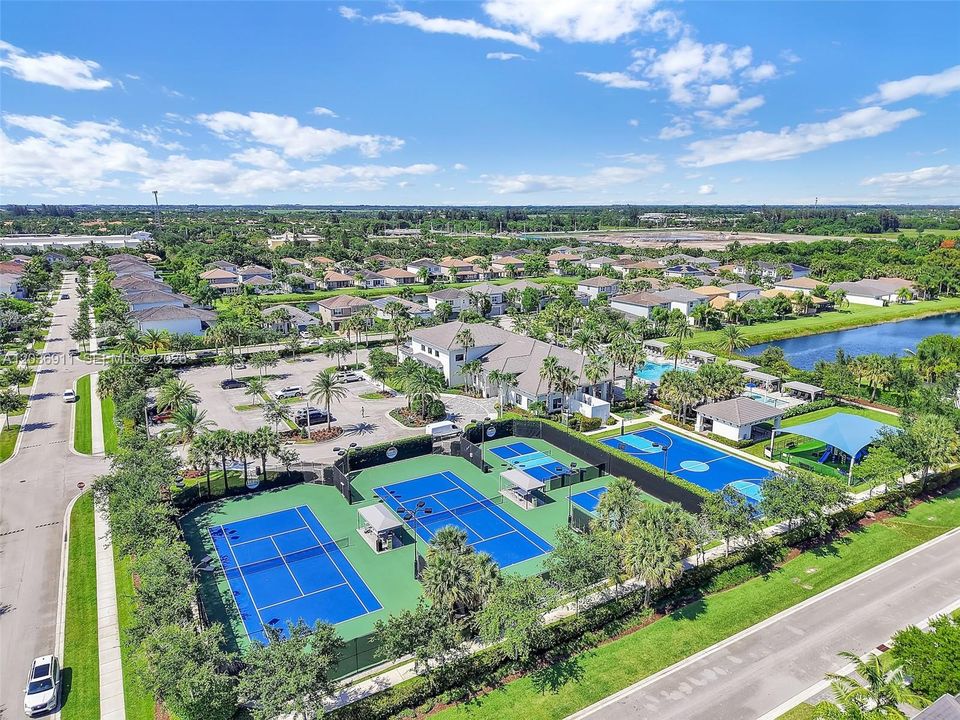 For Rent: $8,100 (4 beds, 3 baths, 2305 Square Feet)