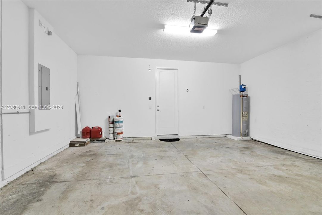 For Rent: $8,100 (4 beds, 3 baths, 2305 Square Feet)