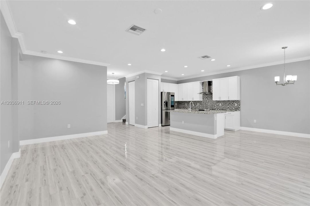 For Rent: $8,100 (4 beds, 3 baths, 2305 Square Feet)