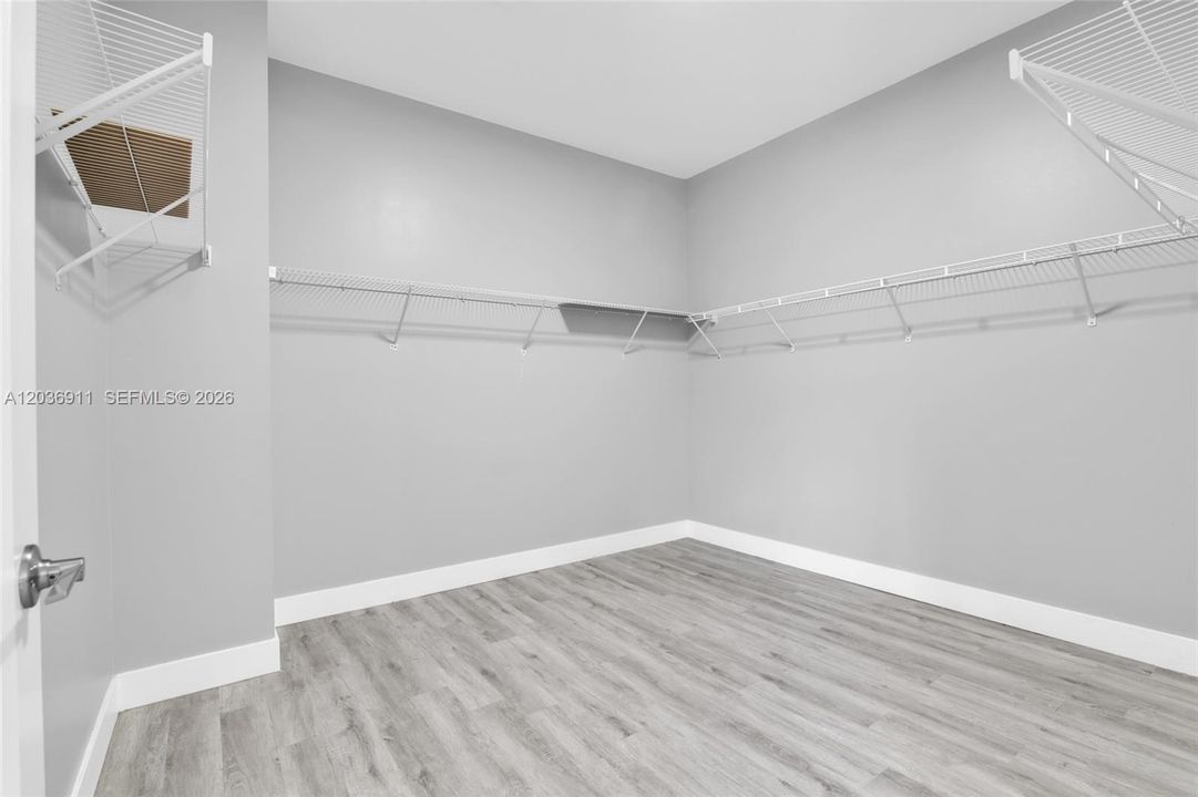 For Rent: $8,100 (4 beds, 3 baths, 2305 Square Feet)