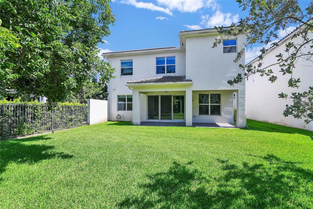 For Rent: $8,100 (4 beds, 3 baths, 2305 Square Feet)