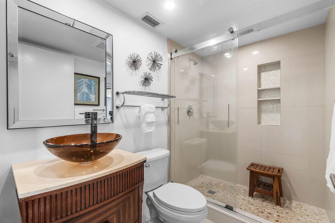 Second Bedroom bath-en suite