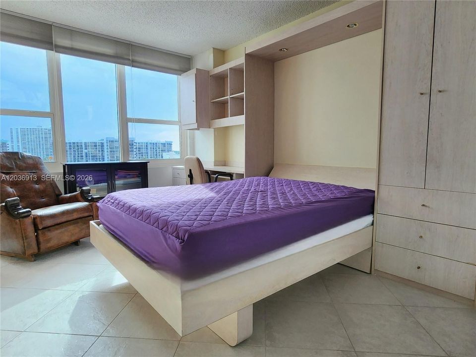 For Sale: $460,000 (2 beds, 2 baths, 1370 Square Feet)