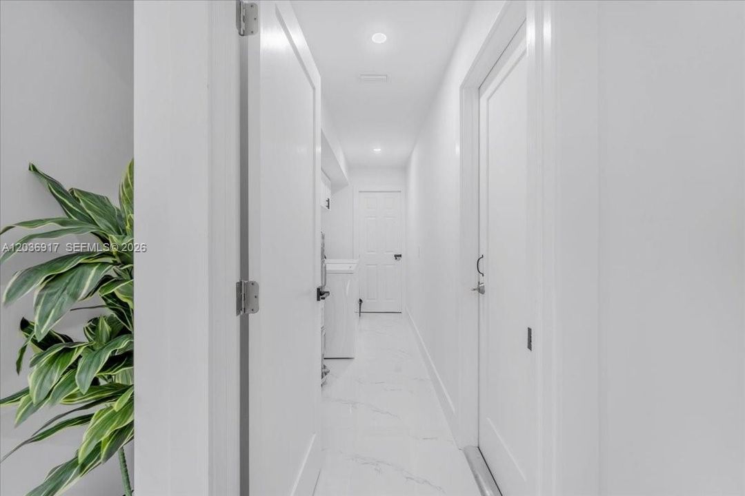 На продажу: $970,000 (3 спален, 2 ванн, 2035 Квадратных фут)