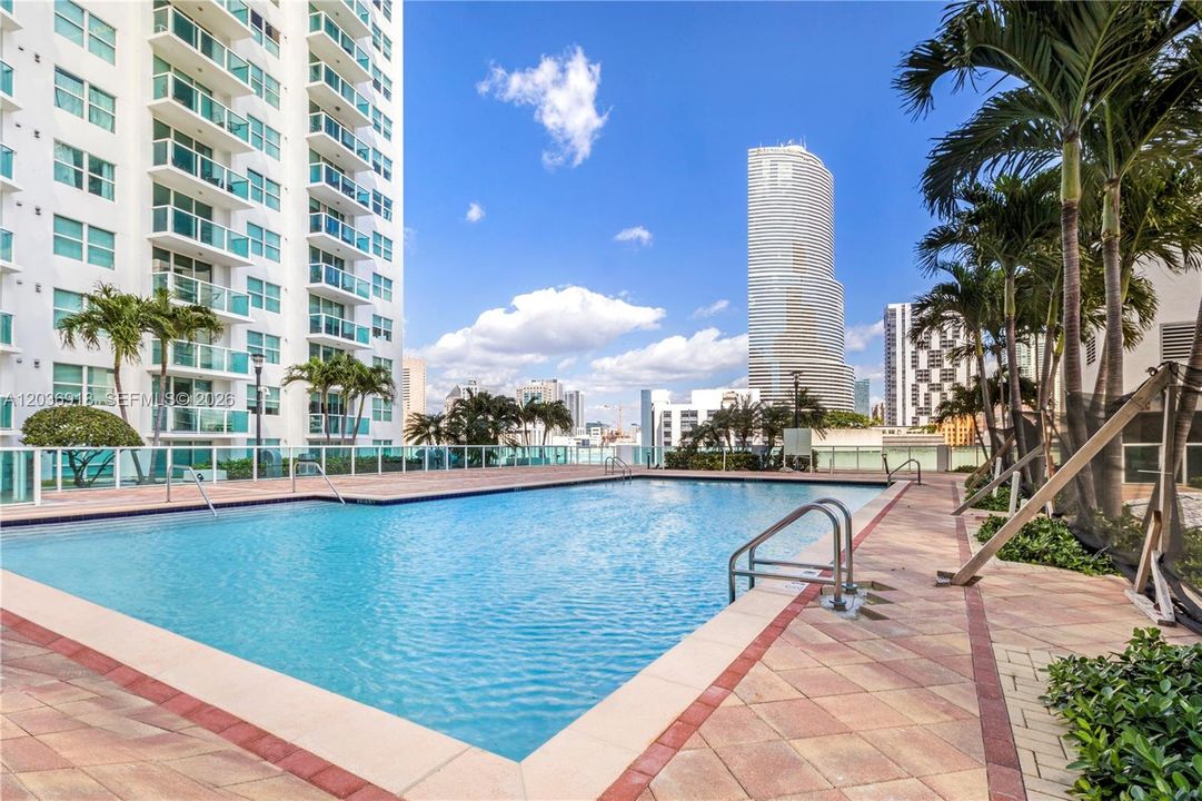 For Rent: $5,900 (3 beds, 2 baths, 1419 Square Feet)
