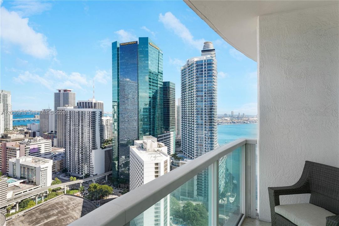 For Rent: $5,900 (3 beds, 2 baths, 1419 Square Feet)