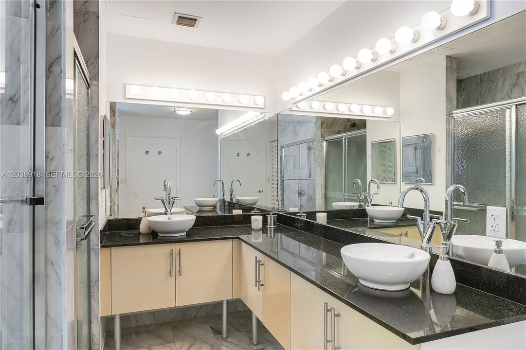For Rent: $5,900 (3 beds, 2 baths, 1419 Square Feet)