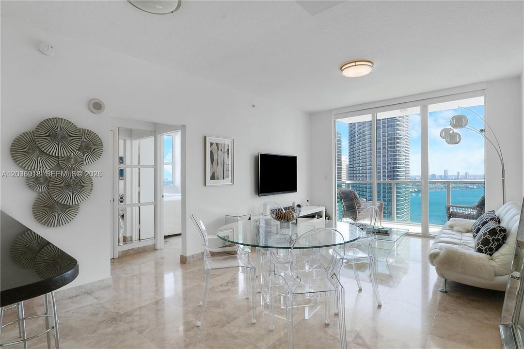 For Rent: $5,900 (3 beds, 2 baths, 1419 Square Feet)