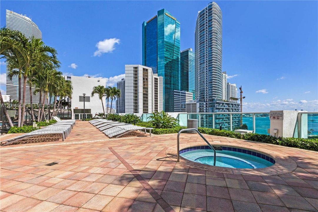 For Rent: $5,900 (3 beds, 2 baths, 1419 Square Feet)