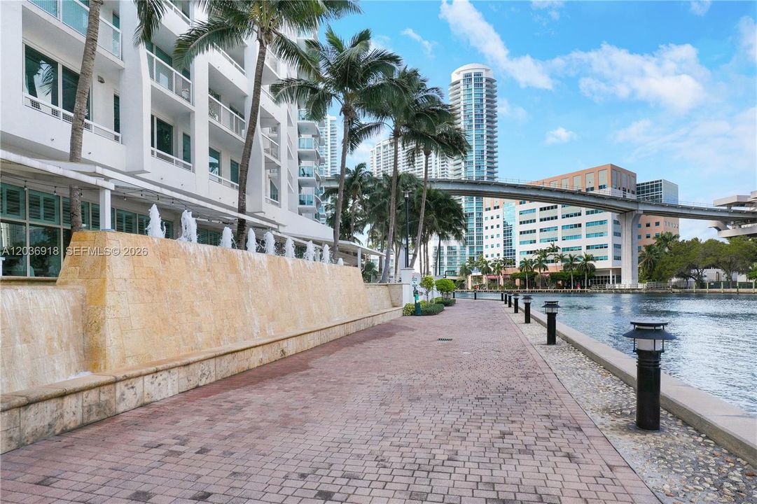 For Rent: $5,900 (3 beds, 2 baths, 1419 Square Feet)