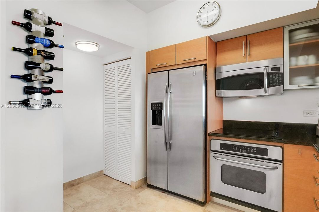 For Rent: $5,900 (3 beds, 2 baths, 1419 Square Feet)