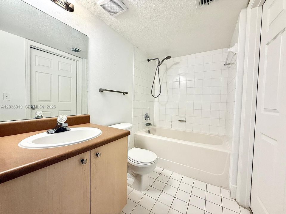 В аренду: $1,850 (1 спален, 1 ванн, 760 Квадратных фут)