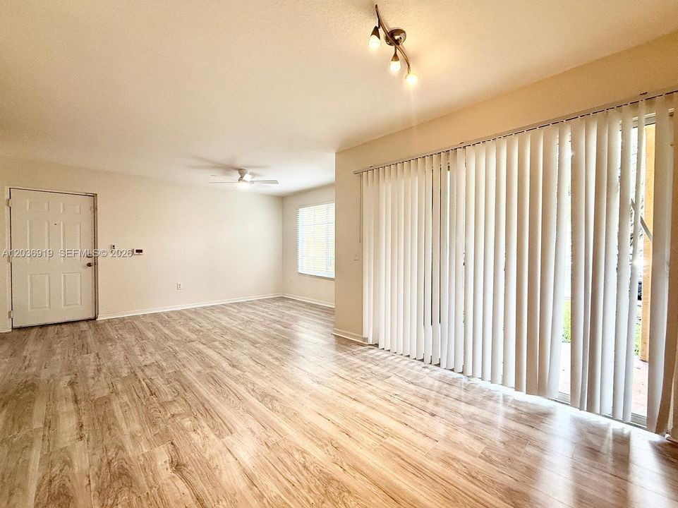 В аренду: $1,850 (1 спален, 1 ванн, 760 Квадратных фут)