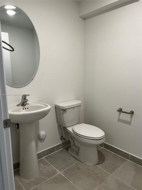 For Rent: $2,800 (3 beds, 2 baths, 1827 Square Feet)