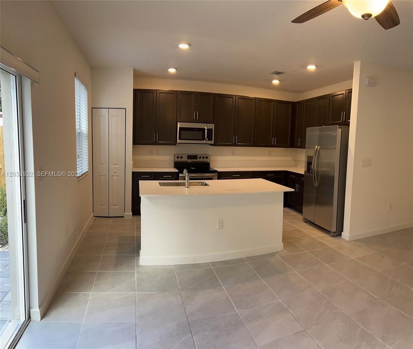 For Rent: $2,800 (3 beds, 2 baths, 1827 Square Feet)