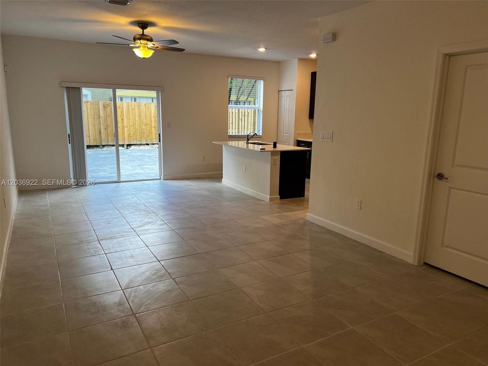For Rent: $2,800 (3 beds, 2 baths, 1827 Square Feet)