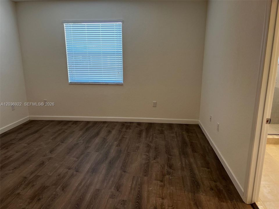 For Rent: $2,800 (3 beds, 2 baths, 1827 Square Feet)