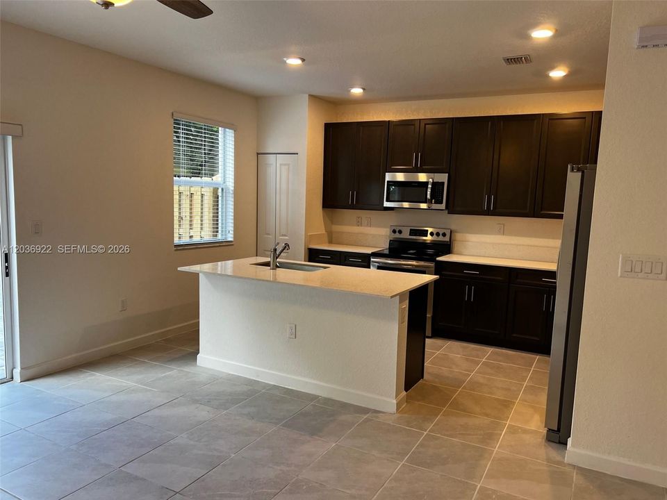 For Rent: $2,800 (3 beds, 2 baths, 1827 Square Feet)