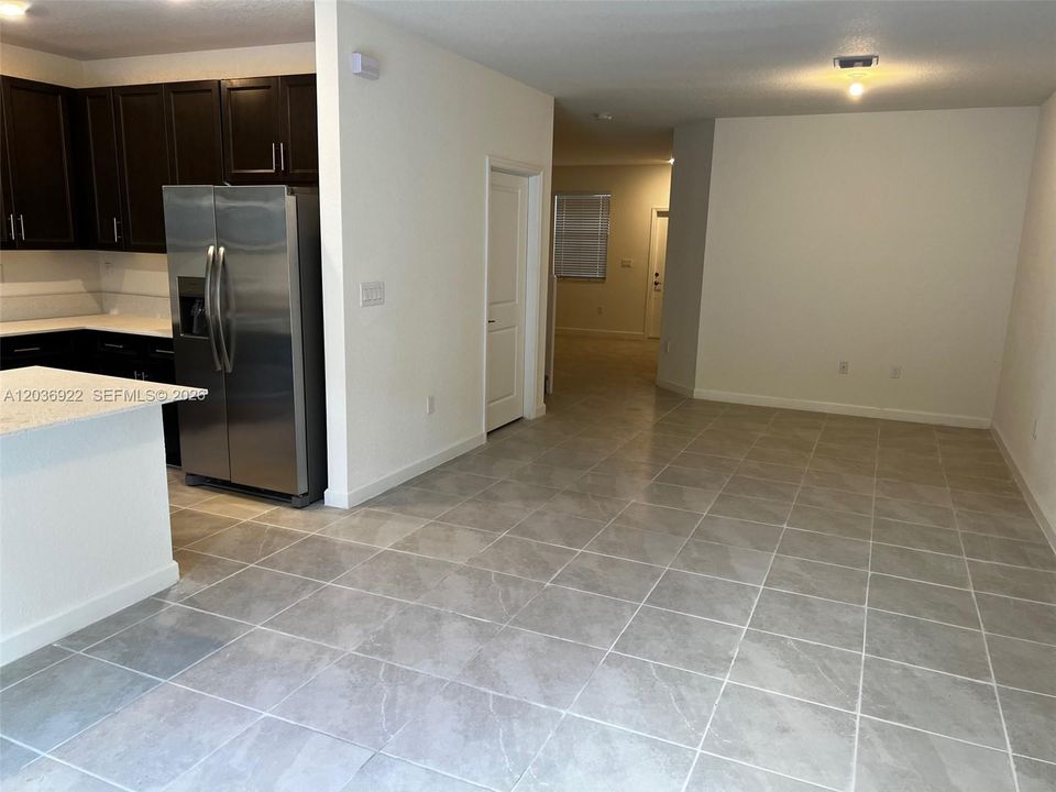 For Rent: $2,800 (3 beds, 2 baths, 1827 Square Feet)