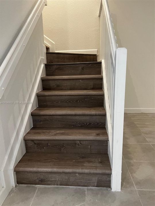 For Rent: $2,800 (3 beds, 2 baths, 1827 Square Feet)