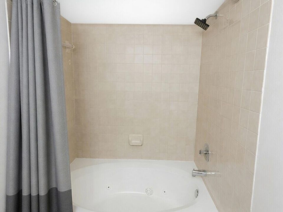 Jacuzzi Tub