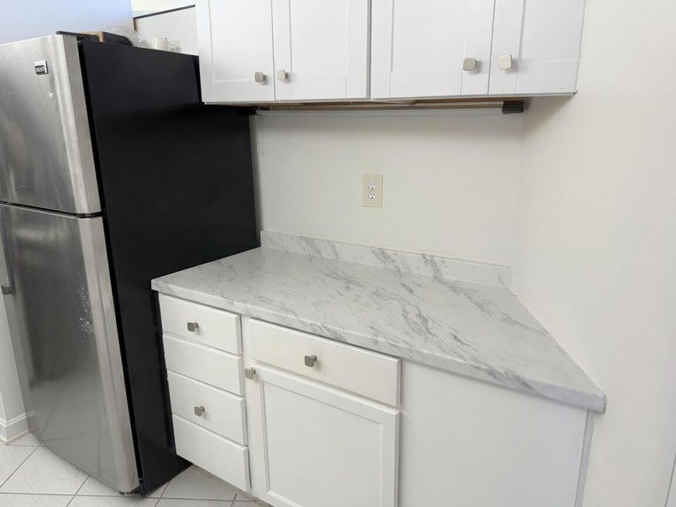 Kitchen side counter