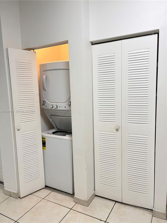 For Rent: $2,650 (3 beds, 2 baths, 1109 Square Feet)