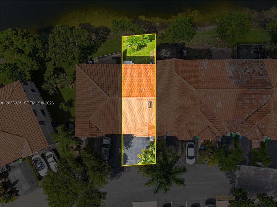 Aerial Views / Neighborhood Maps.