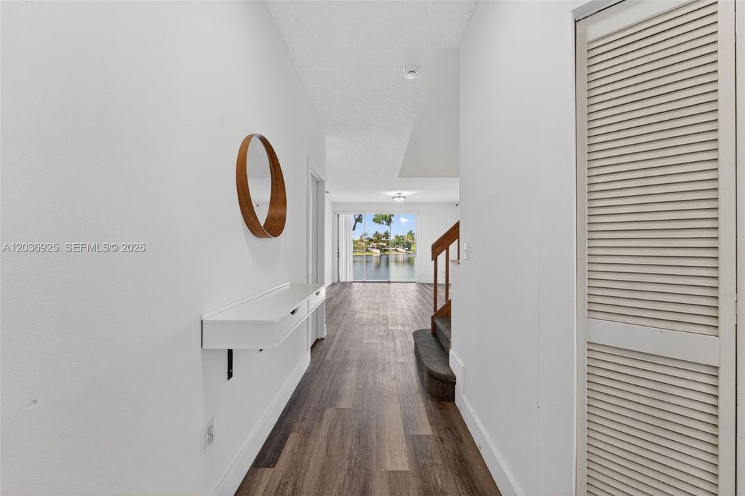 Entry / Foyer.