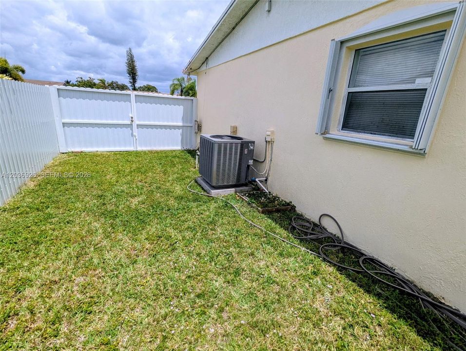 For Rent: $3,300 (3 beds, 2 baths, 1296 Square Feet)