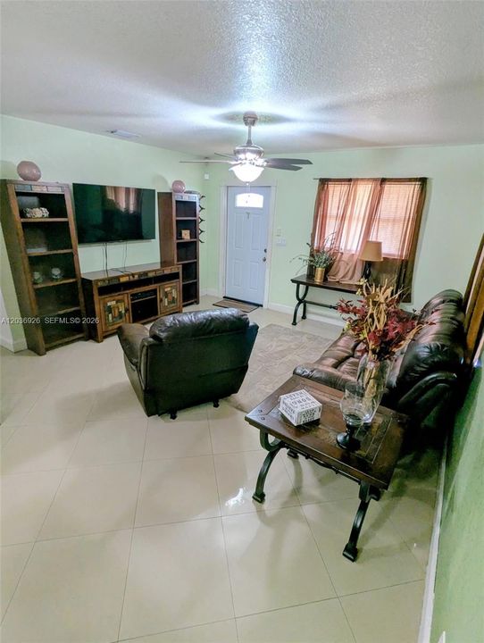 For Rent: $3,300 (3 beds, 2 baths, 1296 Square Feet)